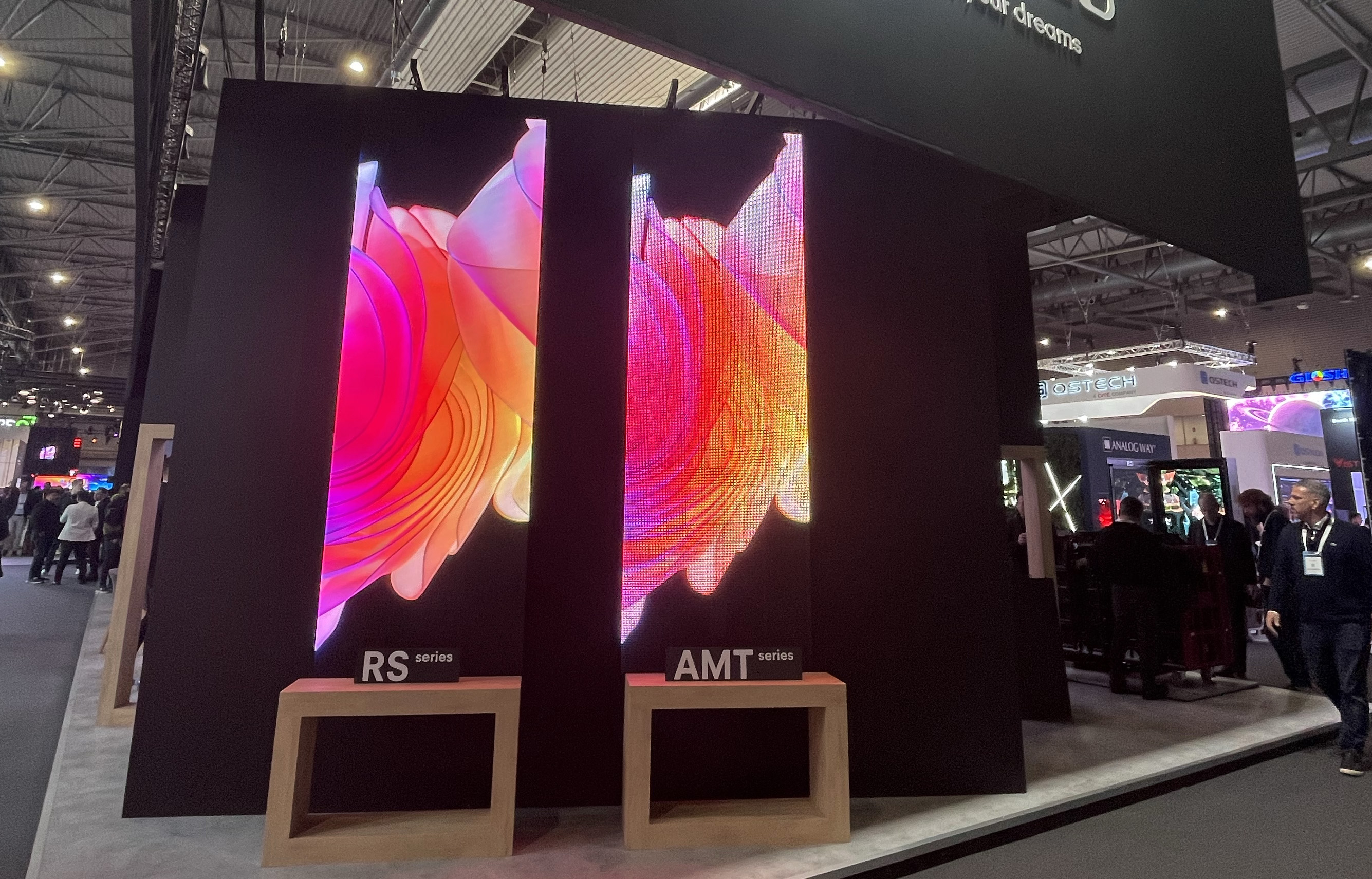在租赁市场方面,云顶集团3118app下载展示了AMT透明屏产品、RS系列户内外LED显示屏以及ART系列轻量化显示屏